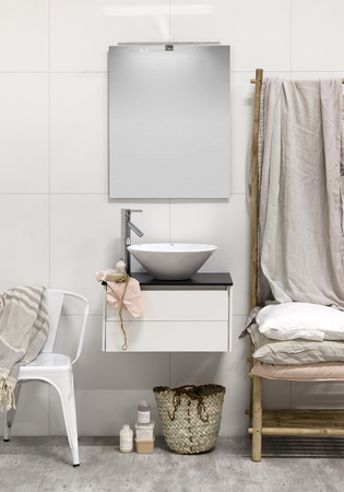 Lc Servantskap M. 7, 600 Sentrert H300, Hvit Matt, 2 Skuffer, Loop Pors